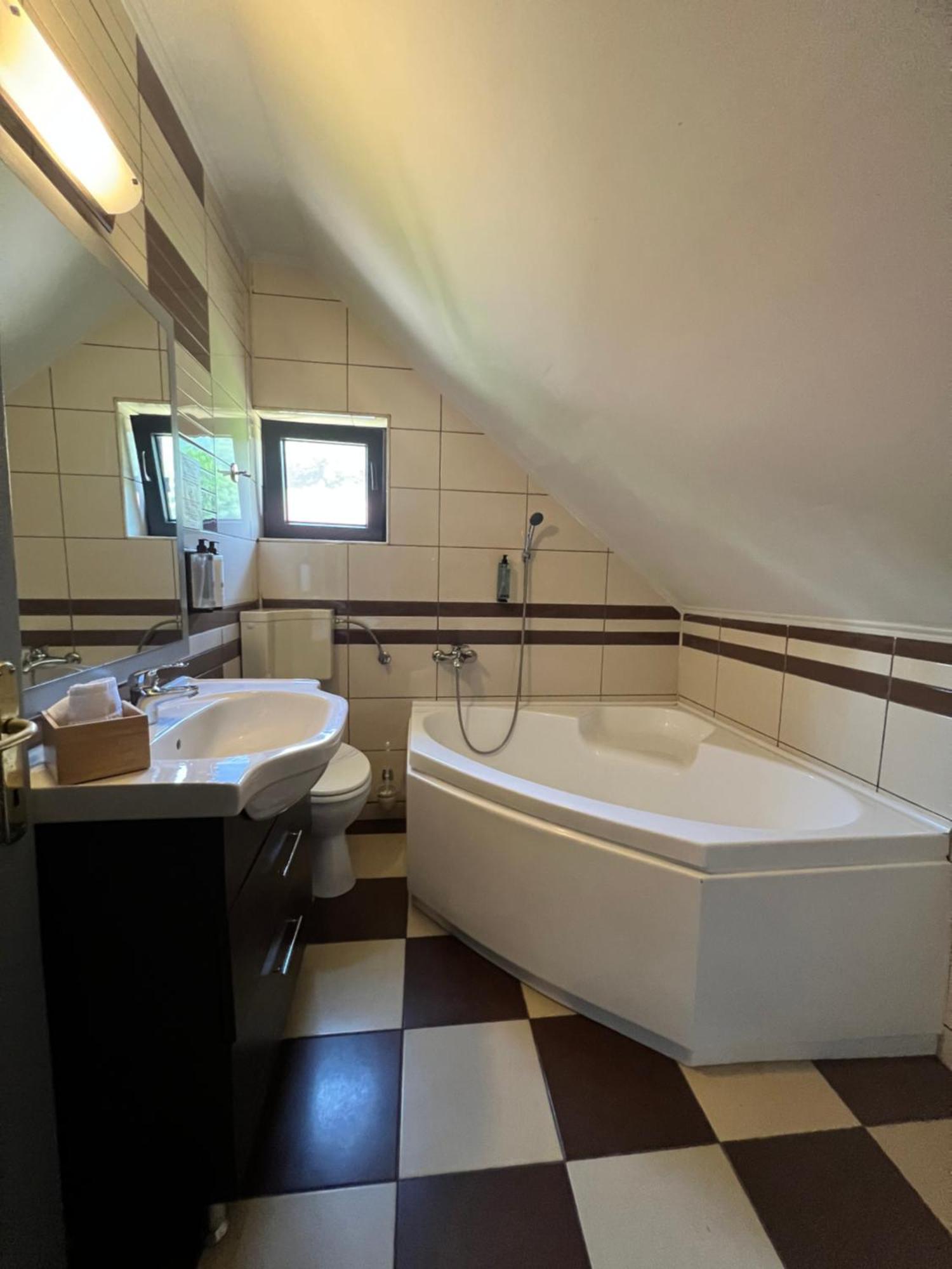 Garden Retreat (Adults Only) Hotel Bran  Eksteriør billede